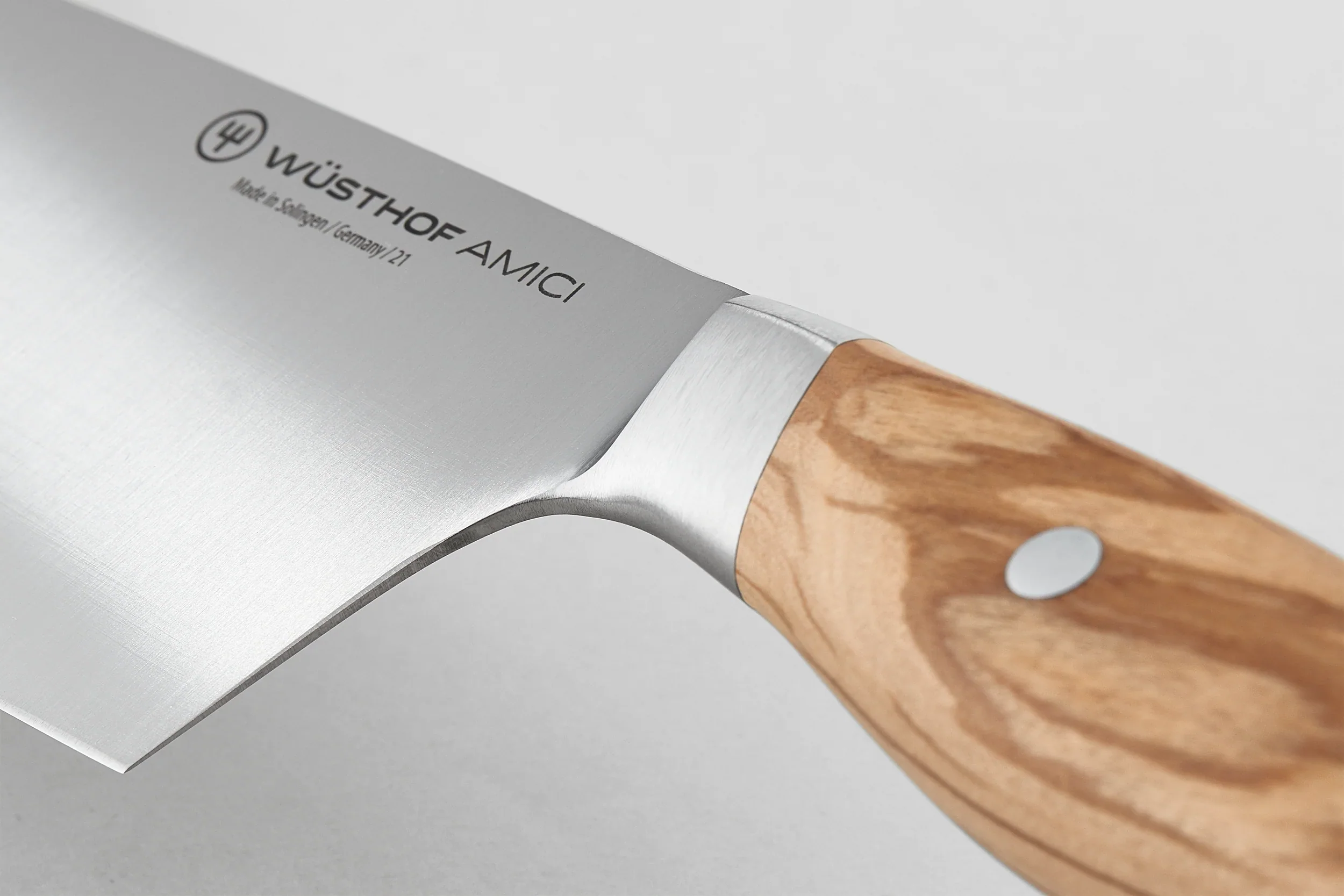 WÜSTHOF Amici 7" Hollow Edge Rotoku (Santoku) - Image 3
