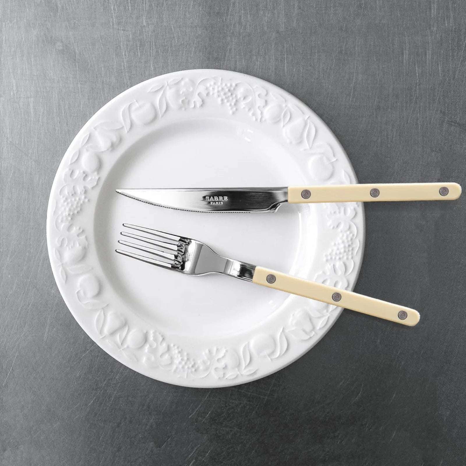 Sabre 5 Piece Place Setting - Bistrot Solid - Image 2