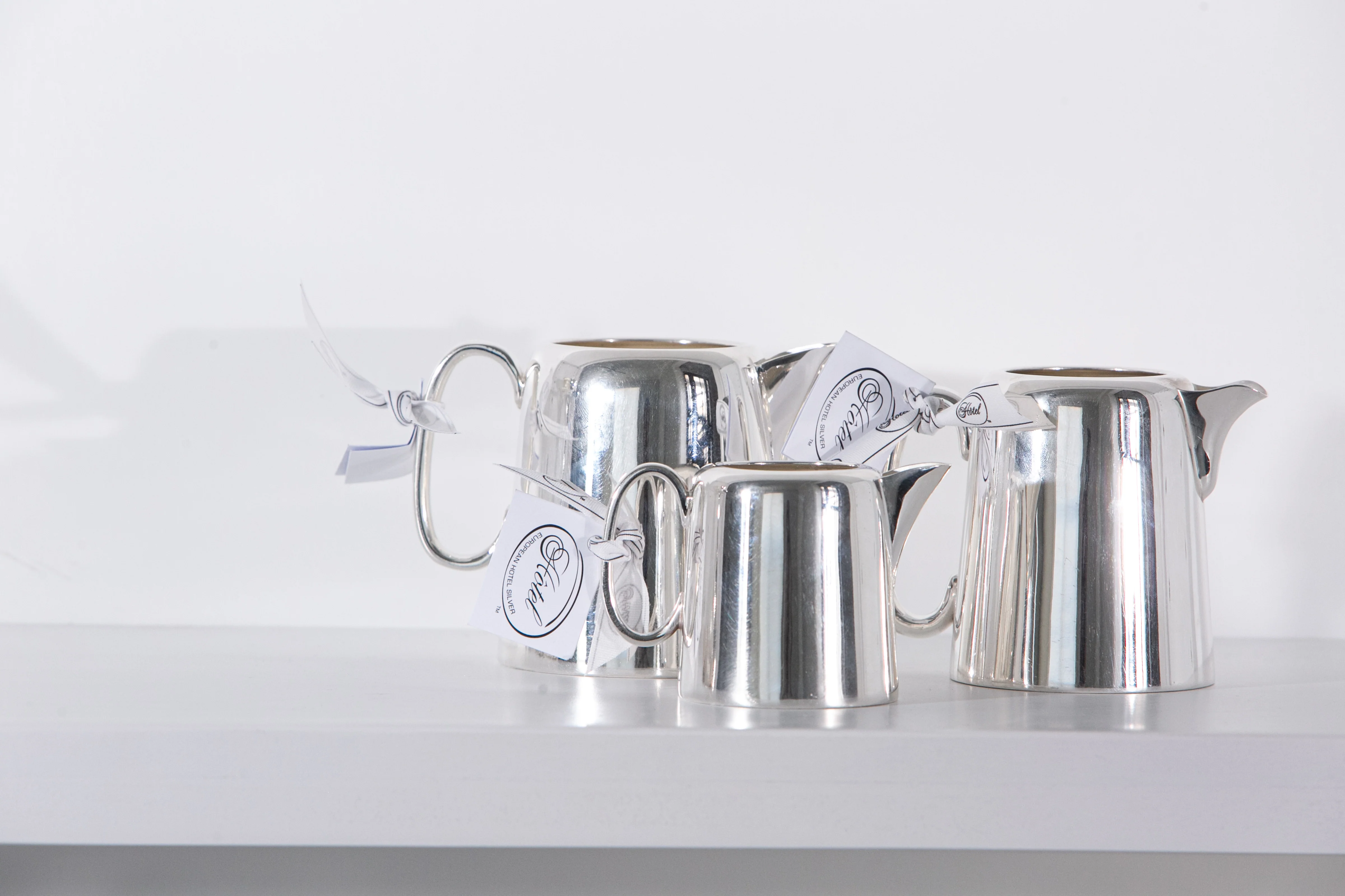 Hôtel Silver Vintage Pitcher - Image 5