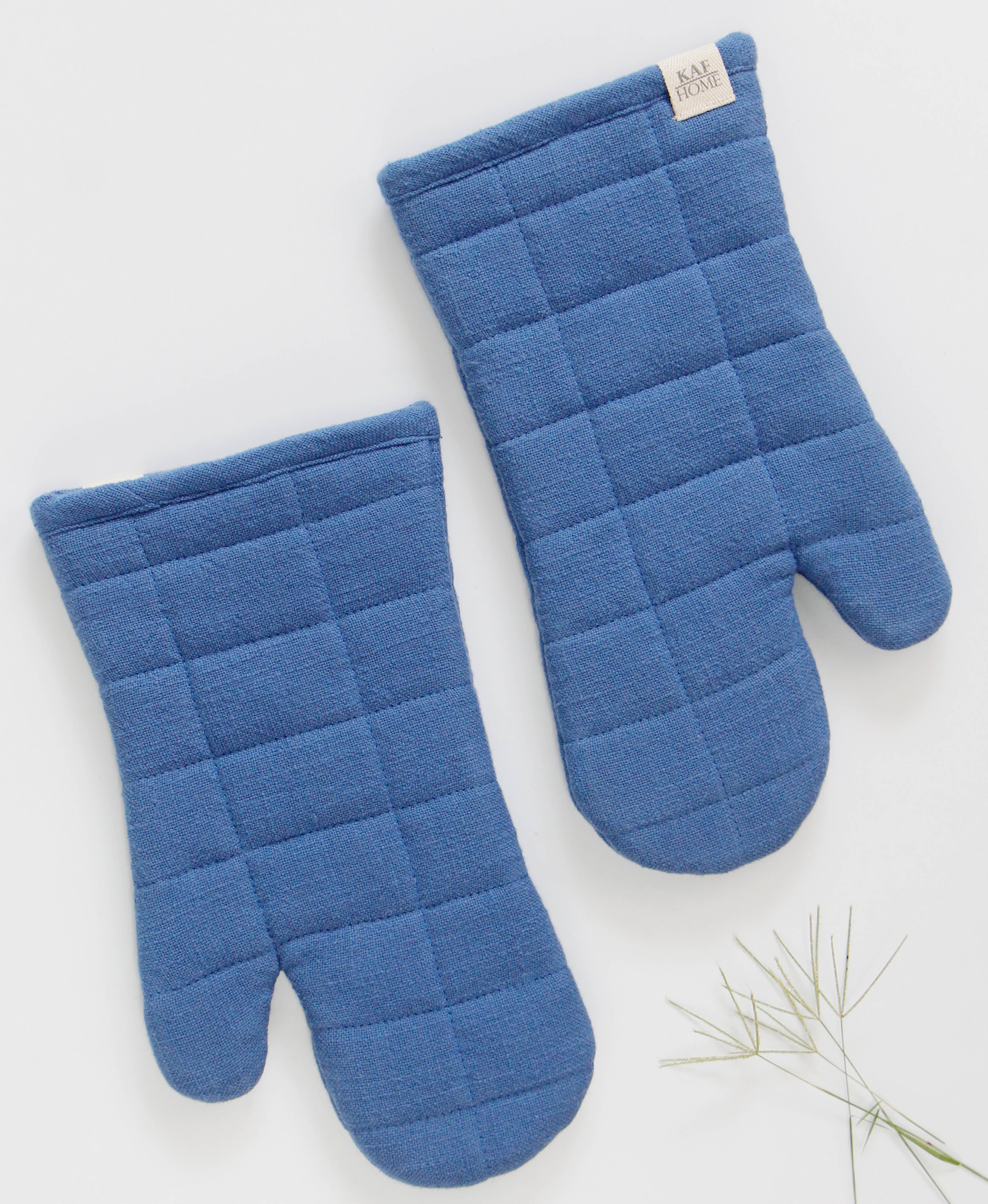 Monaco Quilted Oven Mitt - Image 7