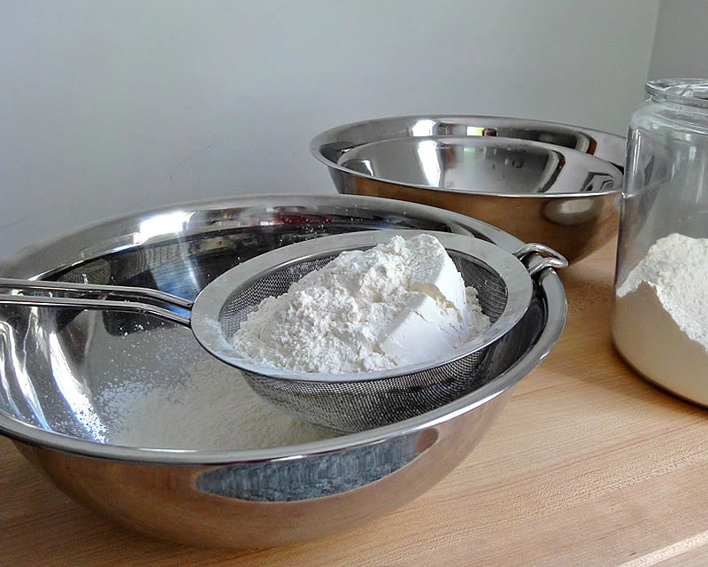 Round Double Mesh Strainer/Sifter - Image 3